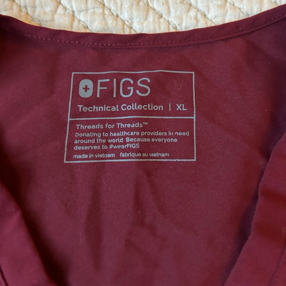 FIGS Technical Collection Scrub Top Size XL